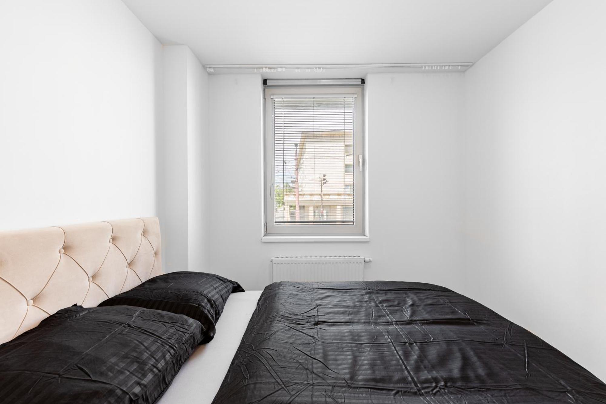 Leo Apartment - Ac & Free Parking Bratislava Exteriör bild